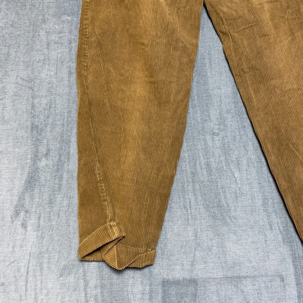 Old Navy Corduroy Pants Mens 31x31 Brown Pleated Straight Leg Cuffed Hem Chino